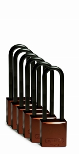 Tradycyjna pełna kłódka aluminiowa Brady - szekla z litego aluminium 75 mm różne klucze zestaw 6 szt. (830941)