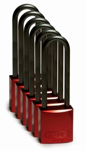 Tradycyjna pełna kłódka aluminiowa Brady - szekla z litego aluminium 75 mm różne klucze zestaw 6 szt. (814080)