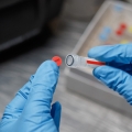 B-494_vial_top_app04red-SQ.jpg